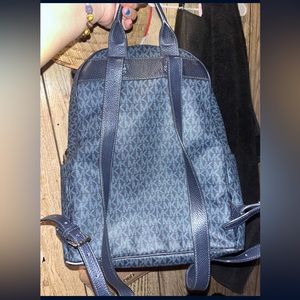 Michael kors abbey large signature print backpack